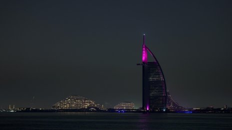 Николай Младенов за Дубай: Има директива към хотелите никакви гости да не бъдат изгонвани