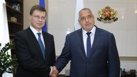 Домбровскис донесе на Борисов "визия за еврото"