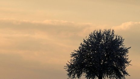 И днес се очакват валежи, на места дори и градушки