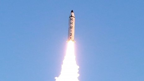 Северна Корея се похвали с нови ракетни изпитания