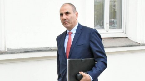 Цветанов: Стига за оградата, важни са политиките