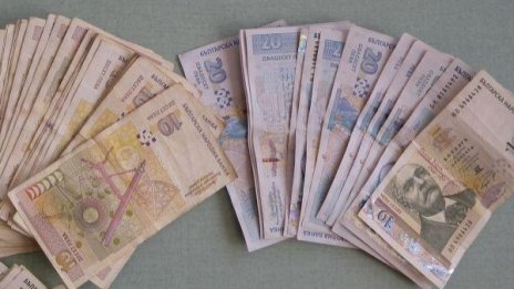 "Телефонен удар" в Пловдив: Баба предаде близо 13 бона