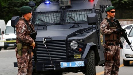 Кола-бомба избухна в Югоизточна Турция, има ранени