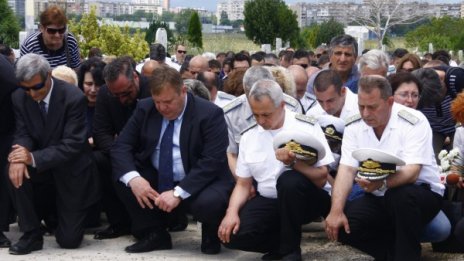 Стотици изпратиха майор Анастасов. Поклон!