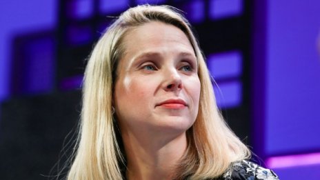 Yahoo позлати Мариса, тръгва си с едни $260 млн.  