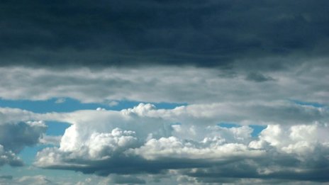 Седмицата започва с дъжд и гръмотевици. И тук-там слънце