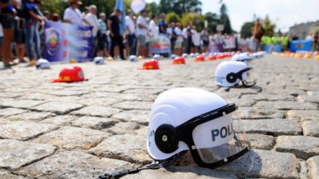 Празник или протест? Полицаите на улицата на 5 юли