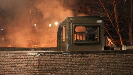 Пожарникари спасиха жена и две деца в Пловдив