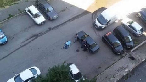 Вторник сутрин, люлински блок... Тяло на мъж на паркинга