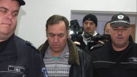 Сринат, унизен и изоставен – Евстатиев гасне в затвора!