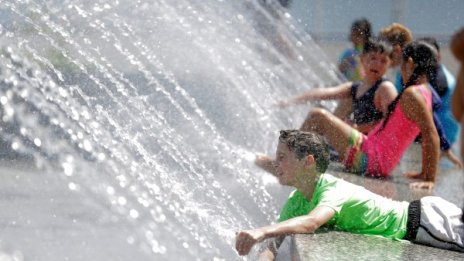 Жега с до 36&deg; днес, вечерта ще се заоблачи