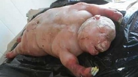 Африканско село в страх! Роди се получовек, полуовца (18+)
