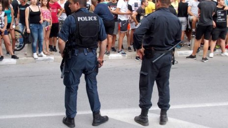 Напрежение, бой и закани: Втора вечер протест в Асеновград 