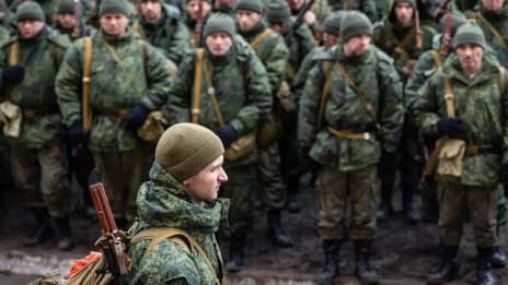 695 000 руснаци се бият в Украйна