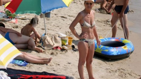 Надуваеми пояси, топки... Проверка на над 4000 артикула за плаж 