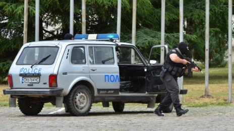 Патриотите "за" парите на полицаите: Въпрос е на разчети!