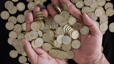Бизнес и синдикати отново в спор за минималната заплата
