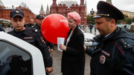 Навални излезе от затвора, 60 други – в ареста