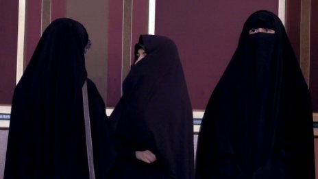 Съдът в Страсбург: Забраната на бурките е нужна за демокрацията