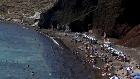 Почивките в Гърция вече са недостъпни за... самите гърци