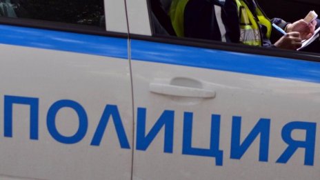 Съсед нападна с дървен сап възрастно семейство