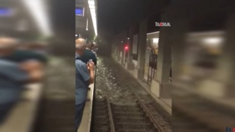 Истанбул в плен на пороя, движението е блокирано