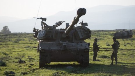 На военно учение в Румъния: Водите на Дунав отнесоха БТР