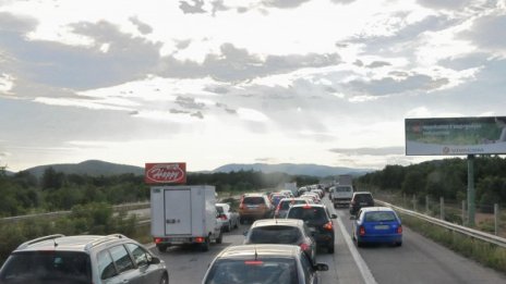 Газ в аварийната лента на магистралата? КАТ дебне и глобява…