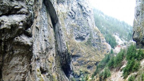 "Легнали полицаи" в Триград, но не било заради Крис