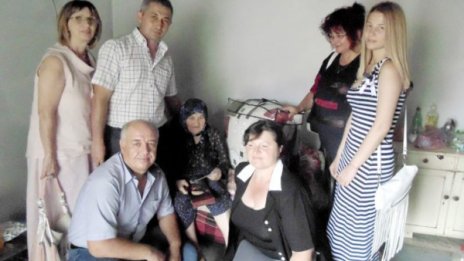 Винево, след 103 години: Баба Хафизе празнува