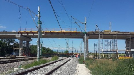 След трудова злополука: Мъж загина, друг е в болница
