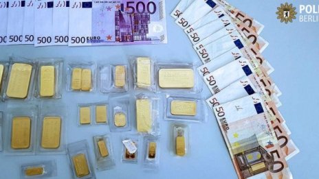 Мъж занесе чанта със злато и пари в участъка в Берлин