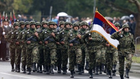 Сърбия въвежда военно обучение за всички граждани?