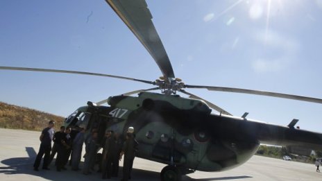 Наш военен хеликоптер гаси пожари в Македония 