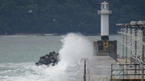 Едно на ум за летовниците: Морето ще е бурно на 11-и