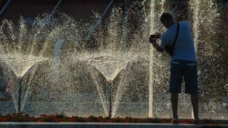 И петък се задава слънчев и горещ с почти 40 градуса