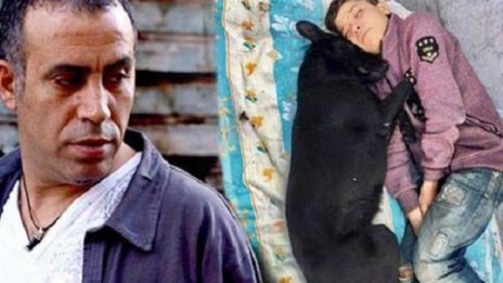 Без дом, без близки: Сирийско бежанче трогна Турция