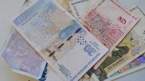 Измамиха 82-годишна на улицата, взеха й 680 лева
