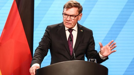 Повреда на правителствен самолет обърка пътуване на германския външен министър 