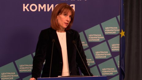 Нейкова: Няма проблем с машините и сертифицирането им