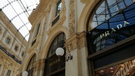 "Без будилник": Милано – Пепеляшка носи Prada