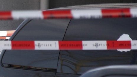 Мъж държа за заложник жена в холандско радио