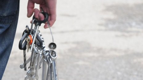 Полиция или СОТ? Кой да ни пази? От какво да ни пази?