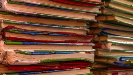 С любов към книгите: Тинко – от армията до книговезството