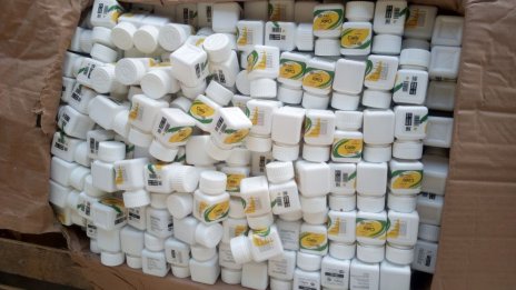 Митничари задържаха 2,3 тона виагра в български ТИР