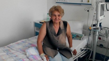Куриоз: Пекинез отхапа пръст на жена, пришиха го!