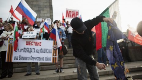 Проруската политика в България вече не чака инструктаж