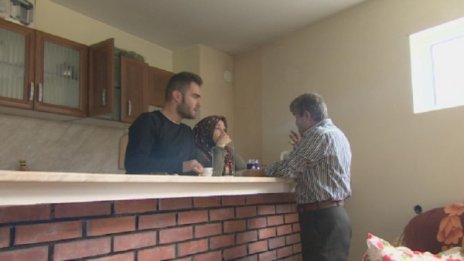 Дом, работа, спокойствие... Устина приюти изгонените сирийци от Елин Пелин