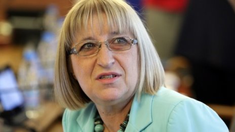 Цачева отсече: Няма "чадър" над Лазар Влайков