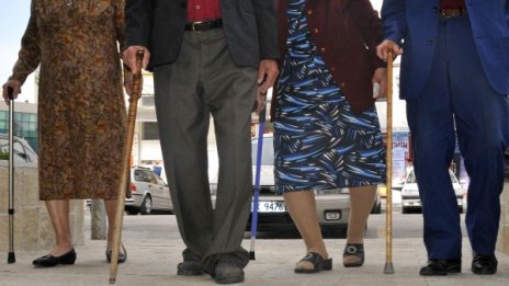 Не е от хубав живот: 8% от пенсионерите ни – на работа